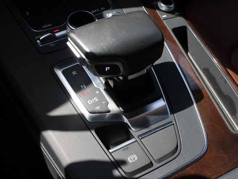 Used 2018 Audi Q5 2.0T Premium Plus w/ Premium Plus Package image 31