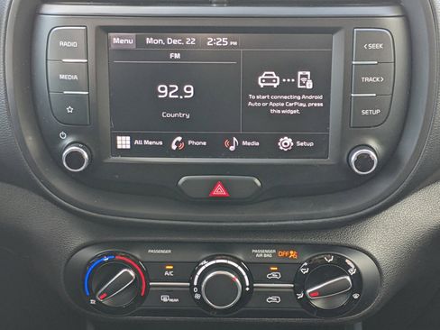 Certified 2023 Kia Soul LX image 14