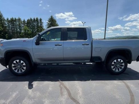Used 2024 Chevrolet Silverado 2500 Custom w/ Custom Value Package AWD/4WD image 5