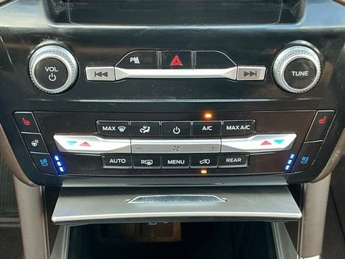 Used 2023 Ford Explorer King Ranch w/ Technology Package RWD image 31