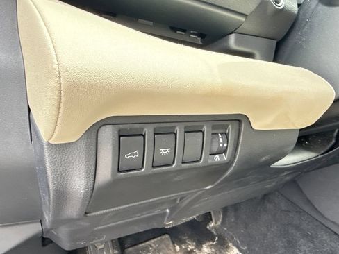 Used 2023 Subaru Ascent Limited AWD/4WD image 15