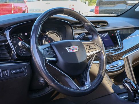 Used 2021 Cadillac XT6 Premium Luxury AWD/4WD image 15