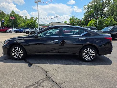 Used 2025 Nissan Altima 2.5 SV FWD image 7