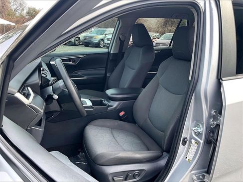 Used 2023 Toyota RAV4 XLE image 22