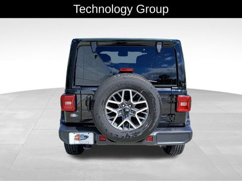 New 2025 Jeep Wrangler Unlimited Sahara w/ Technology Group AWD/4WD image 4