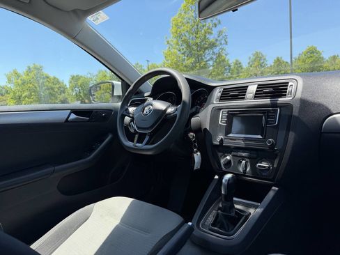 Used 2017 Volkswagen Jetta S FWD image 19