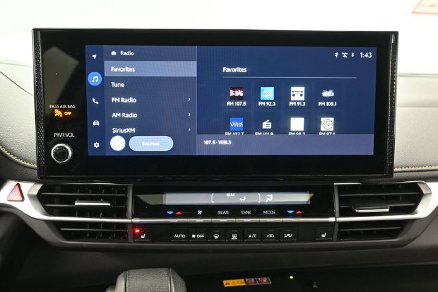 Used 2025 Toyota Sienna XLE Woodland Edition AWD/4WD image 29