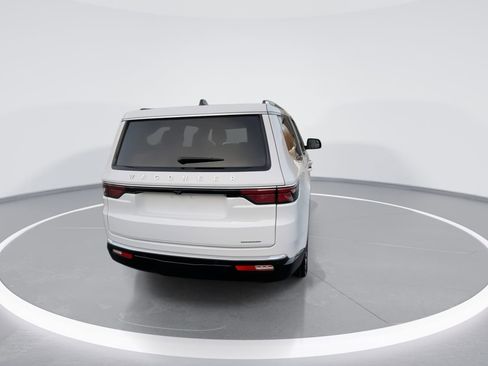 Used 2024 Jeep Wagoneer Series III w/ Premium Group I image 7