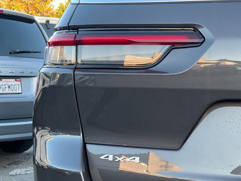 New 2026 Jeep Grand Cherokee L Laredo AWD/4WD image 27