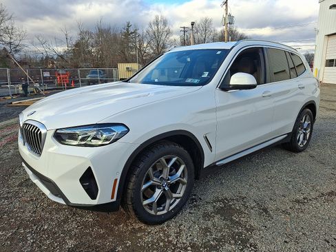 Used 2024 BMW X3 xDrive30i w/ Premium Package w/ZPA image 3