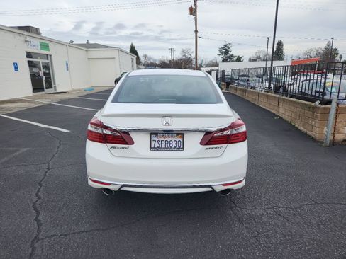 Used 2016 Honda Accord Sport image 4