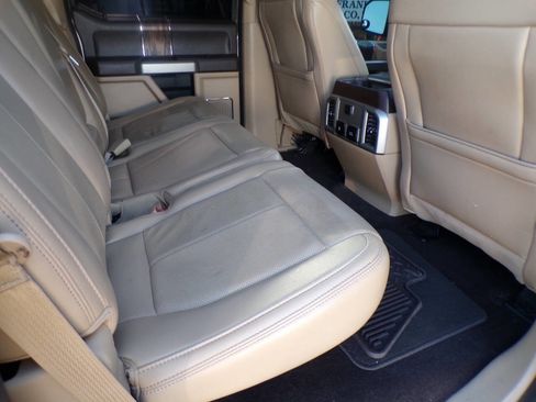 Used 2018 Ford F150 Lariat image 9