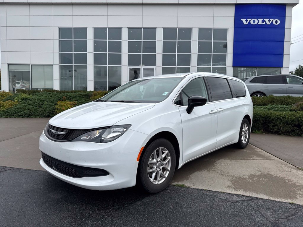 Used 2024 Chrysler Voyager LX FWD image 26