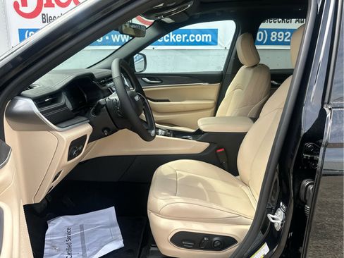 New 2025 Jeep Grand Cherokee Limited w/ Luxury Tech Group II image 31