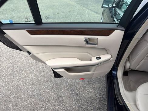 Used 2014 Mercedes-Benz E 350 4MATIC Sedan image 12