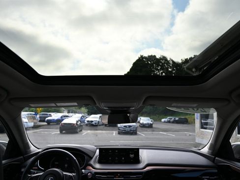 Used 2022 Acura MDX SH-AWD image 15