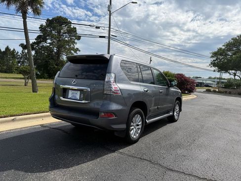Used 2017 Lexus GX 460 AWD/4WD image 9