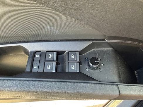 Used 2023 Audi Q4 e-tron Premium Plus w/ Premium Plus AWD/4WD image 15