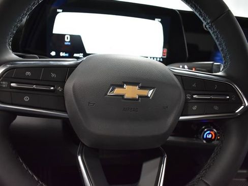 New 2026 Chevrolet Equinox LT w/ Convenience Package II AWD/4WD image 15