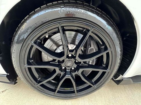 Used 2019 Ford Mustang Shelby GT350 w/ Technology Package RWD image 23