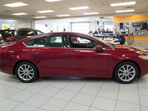Used 2017 Ford Fusion SE image 17