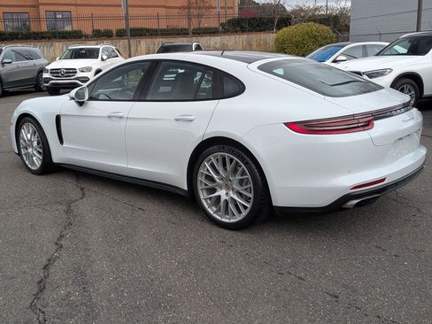 Used 2017 Porsche Panamera 4 image 5