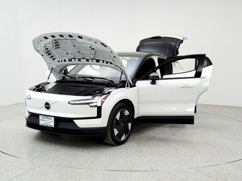 New 2026 Volvo EX30 Ultra w/ Protection Package image 9