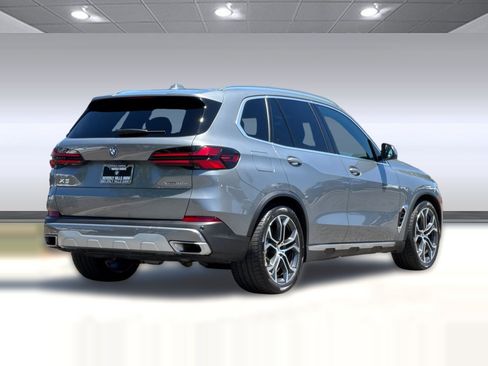 Used 2026 BMW X5 xDrive50e w/ Climate Comfort Package AWD/4WD image 9