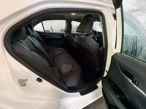 Used 2020 Toyota Camry LE FWD image 11