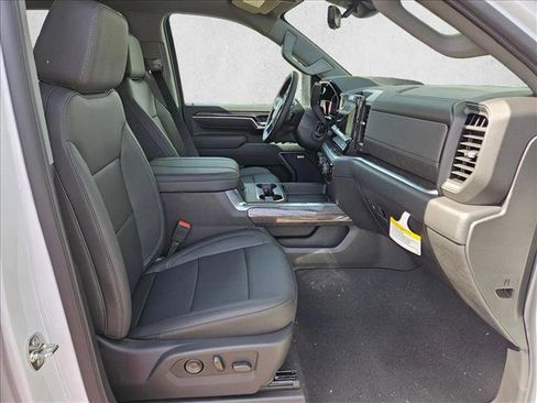 New 2026 Chevrolet Silverado 2500 LTZ w/ LTZ Premium Package AWD/4WD image 16