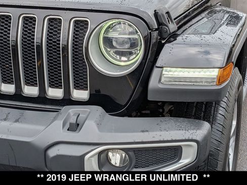 Used 2019 Jeep Wrangler Unlimited Sahara image 9