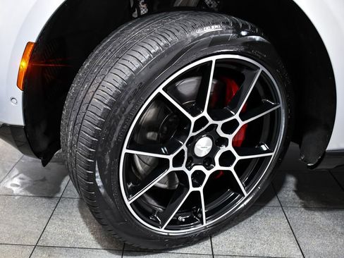 Used 2021 Aston Martin DBX AWD/4WD image 7