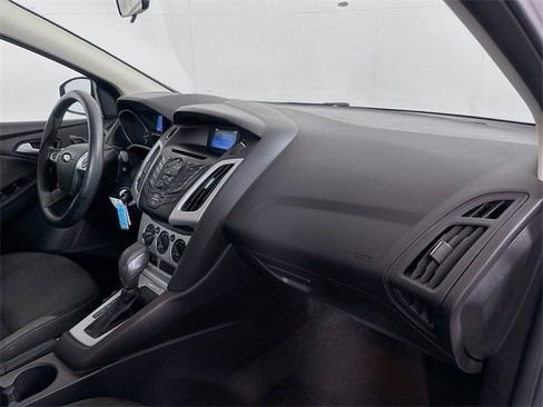 Used 2014 Ford Focus SE image 25
