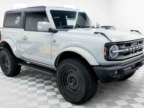 Used 2022 Ford Bronco Outer Banks w/ Sasquatch Package AWD/4WD image 14