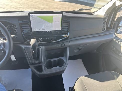 Used 2023 Ford Transit 350 XLT image 9