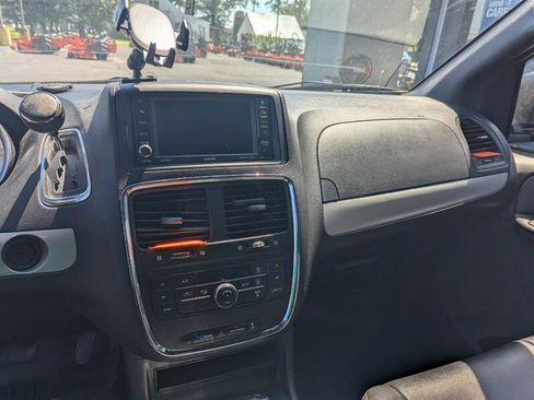 Used 2016 Dodge Grand Caravan R/T FWD image 7