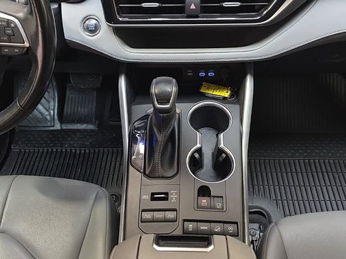 Used 2022 Toyota Highlander XLE image 29