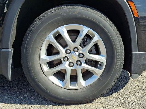 Used 2023 Chevrolet Traverse LS w/ Safety Package AWD/4WD image 8