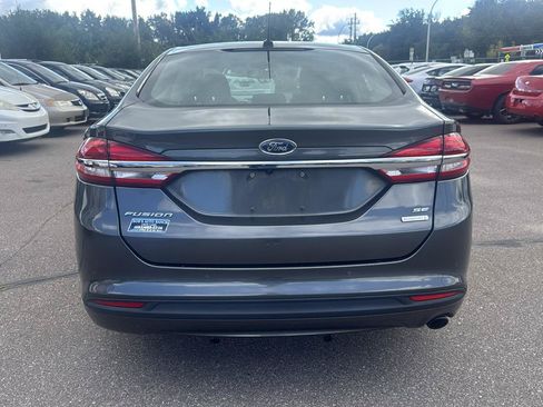 Used 2017 Ford Fusion SE w/ Fusion SE Technology Package FWD image 6