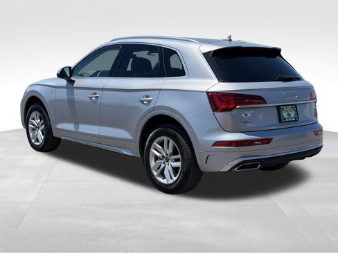 Used 2023 Audi Q5 2.0T Premium w/ Convenience Package AWD/4WD image 3