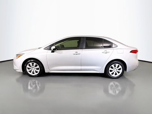 Used 2020 Toyota Corolla LE image 6