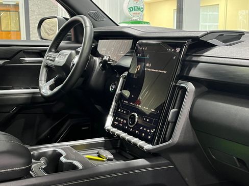 Certified 2025 GMC Acadia Elevation image 10