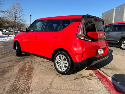 Used 2025 Kia Soul LX image 8