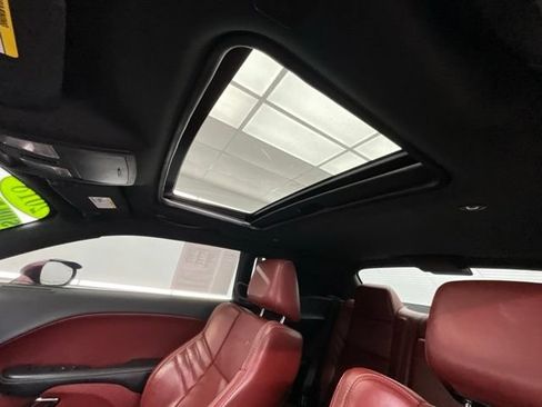 Used 2018 Dodge Challenger SRT Hellcat RWD image 4