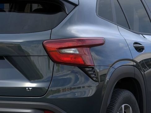New 2026 Chevrolet Trax LT w/ LT Convenience Package FWD image 13