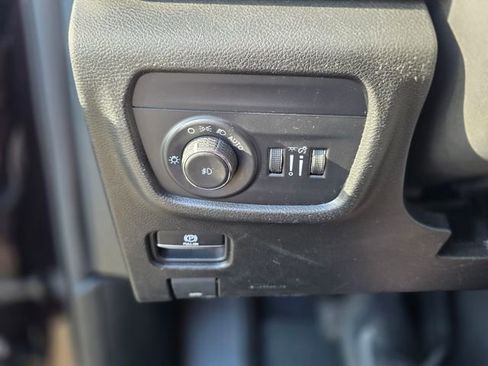 Used 2022 Jeep Grand Cherokee L Limited AWD/4WD image 43