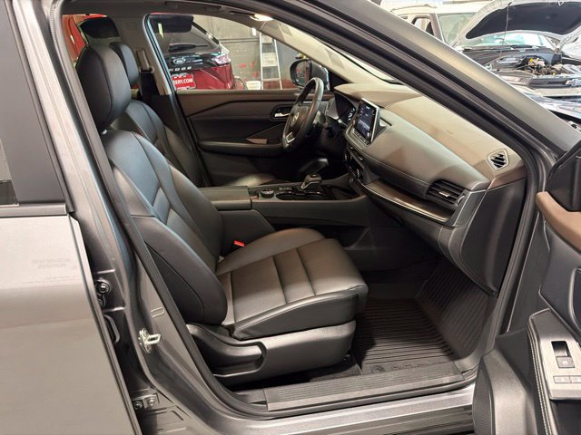Certified 2023 Nissan Rogue SV w/ SV Premium B Package AWD/4WD image 14