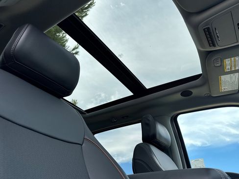 New 2025 Ford F250 Lariat w/ Lariat Ultimate Package image 13