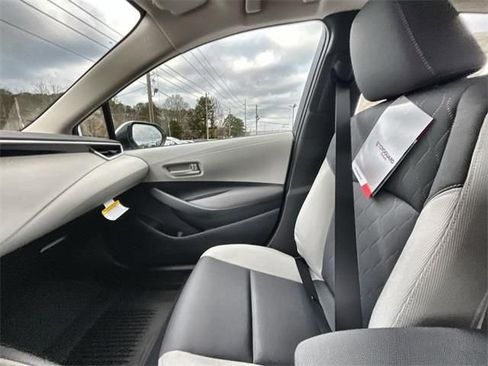 Used 2026 Toyota Corolla LE image 31