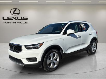 Used 2019 Volvo XC40 T5 Momentum